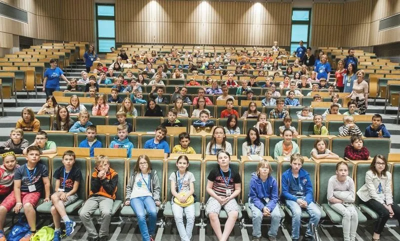 Jak bezproblemowo zalogować się na Uniwersytet Dzieci i cieszyć się nauką