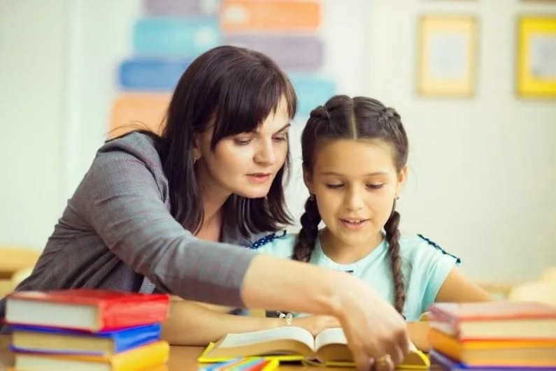 Jak długo trwa oczekiwanie na nauczanie indywidualne? Dowiedz się, co ma na to wpływ