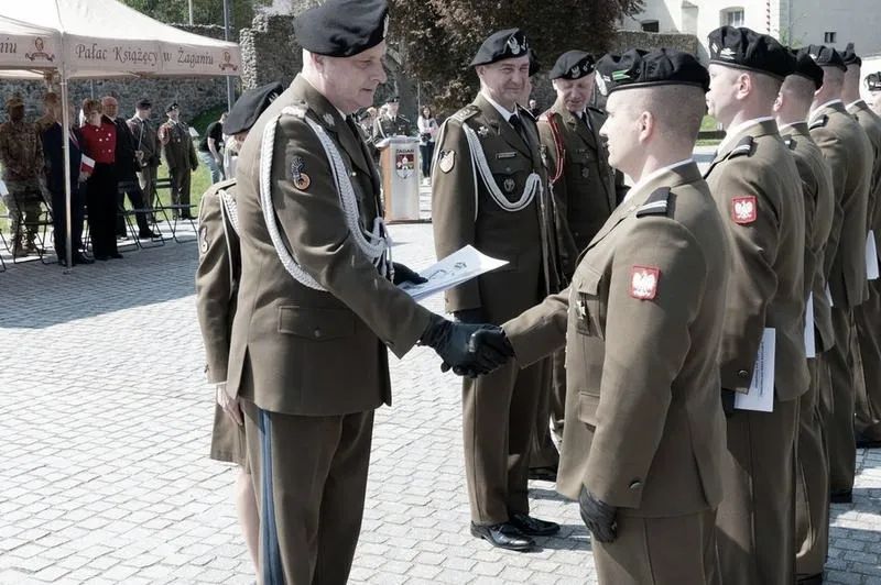 Jakie awanse wojskowe czekają na absolwentów studiów magisterskich?