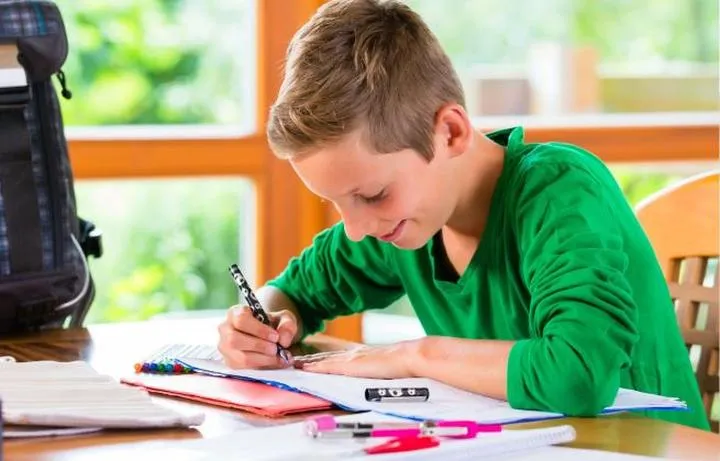 Scenariusz zajęcia dla dzieci z autyzmem w szkole: skuteczne metody, które warto znać