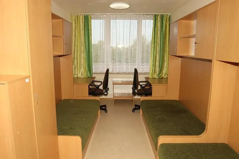 Wszystko, co musisz wiedzieć o Domu Studenckim Hilton na Uniwersytecie Rzeszowskim – ceny, pokoje i usługi