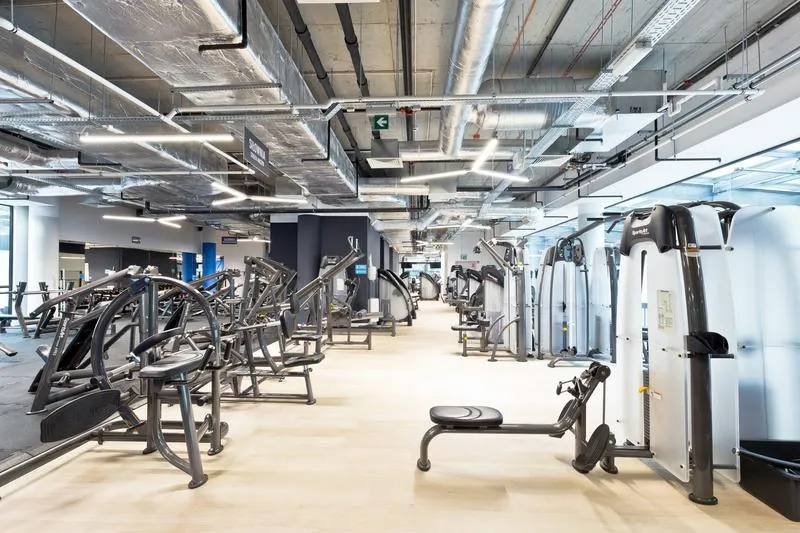 Zdrofit: Osiągnij swoje cele fitness z pomocą trenera!